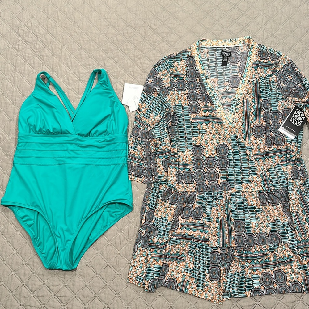 La Blanca 1 Piece Swimsuit & Coco Reef Cover Bundle.